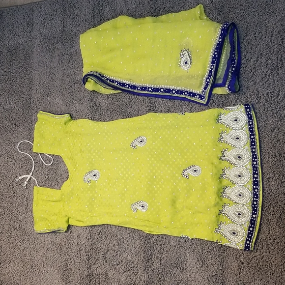 Source Unknown Other - EUC 2 pc Kurta and Veil Set